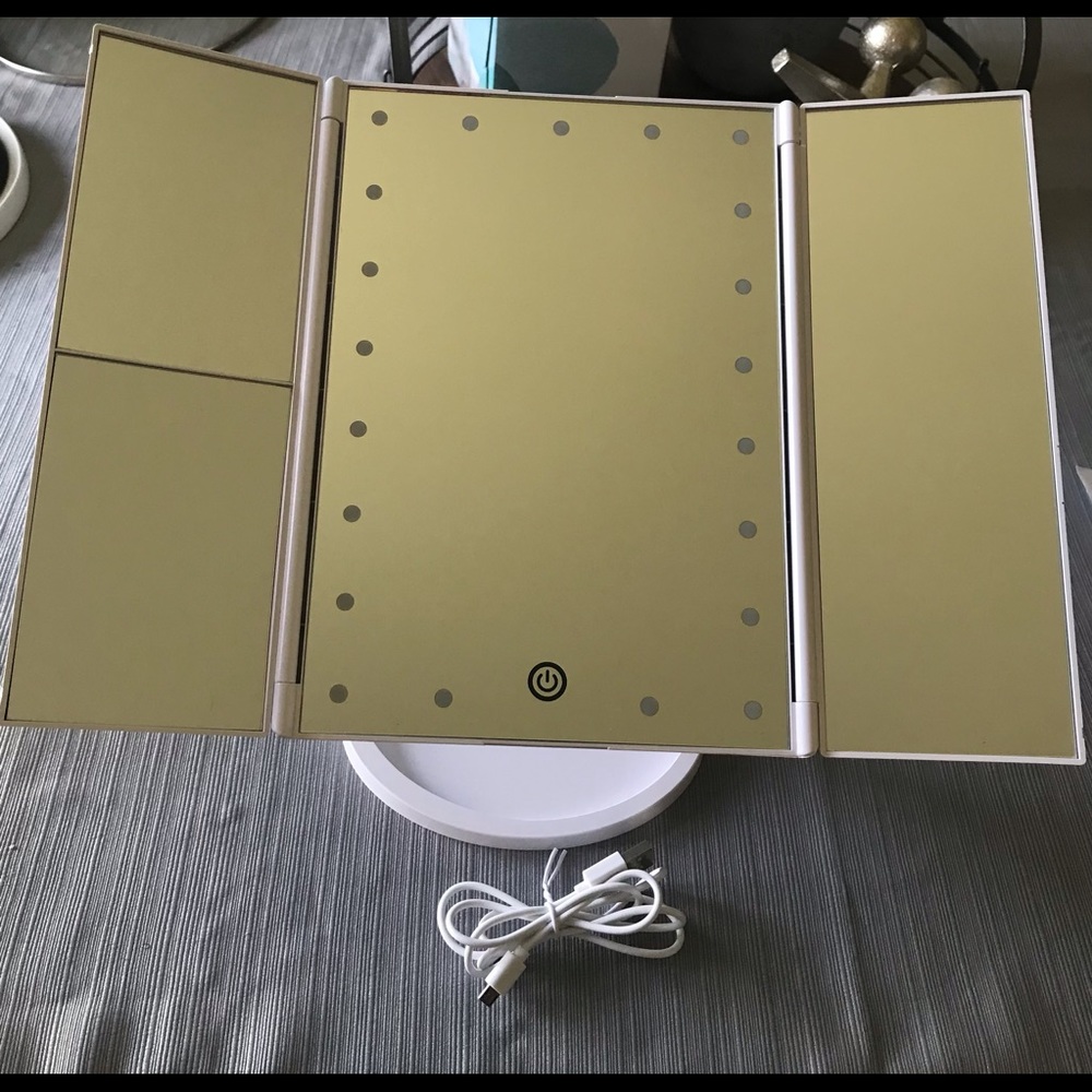 Lighted Makeup Mirror